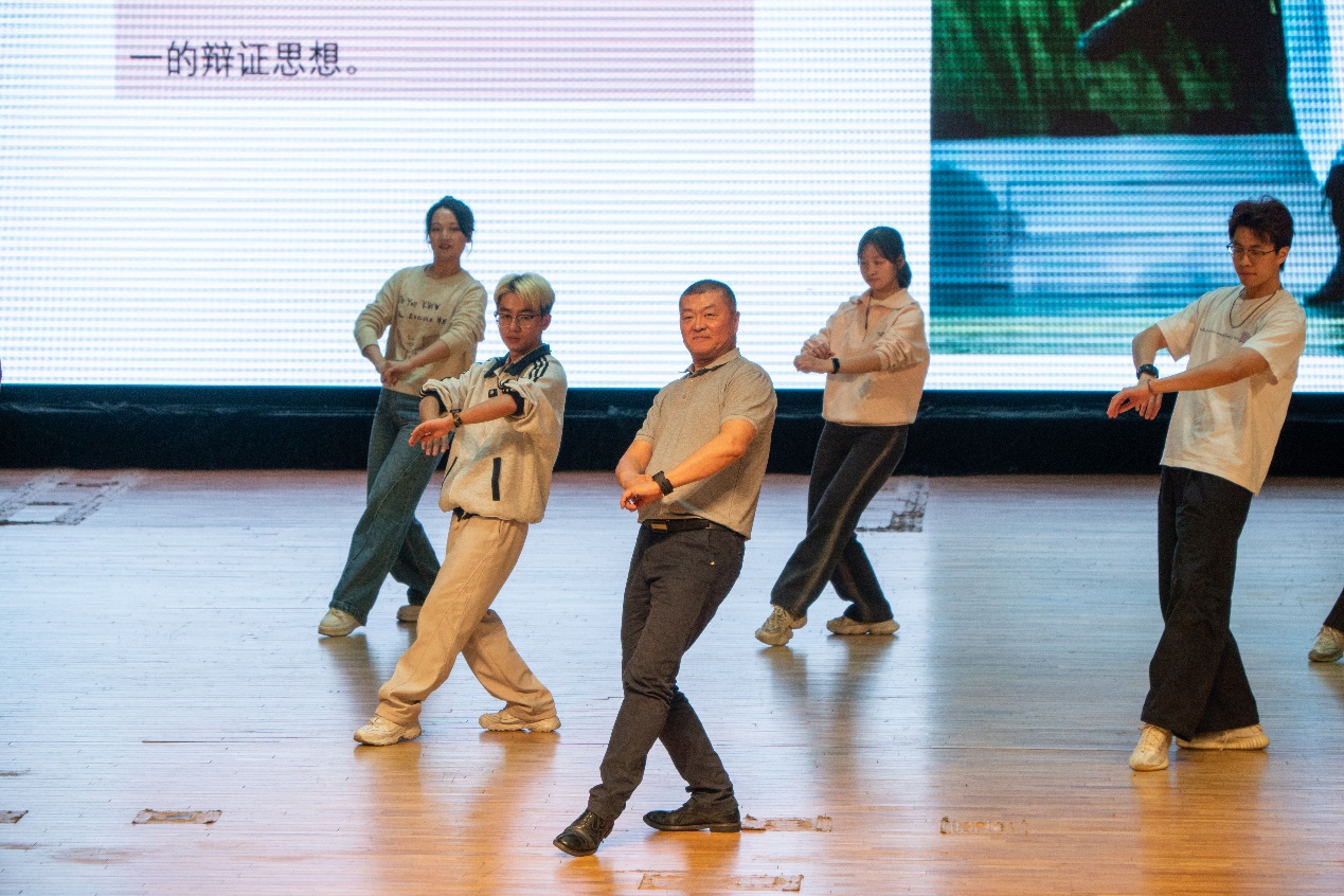 365英国上市公司