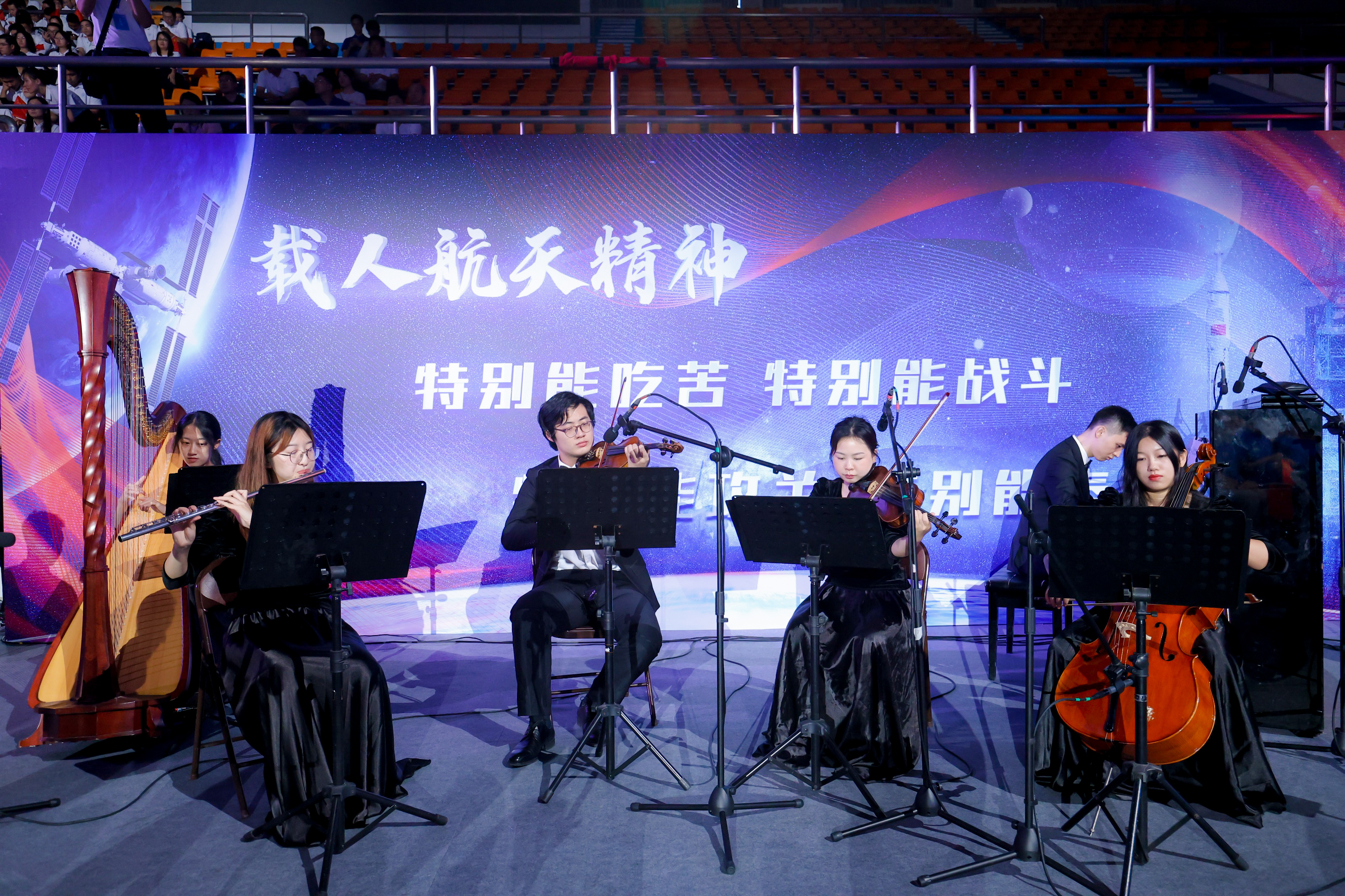 365英国上市公司