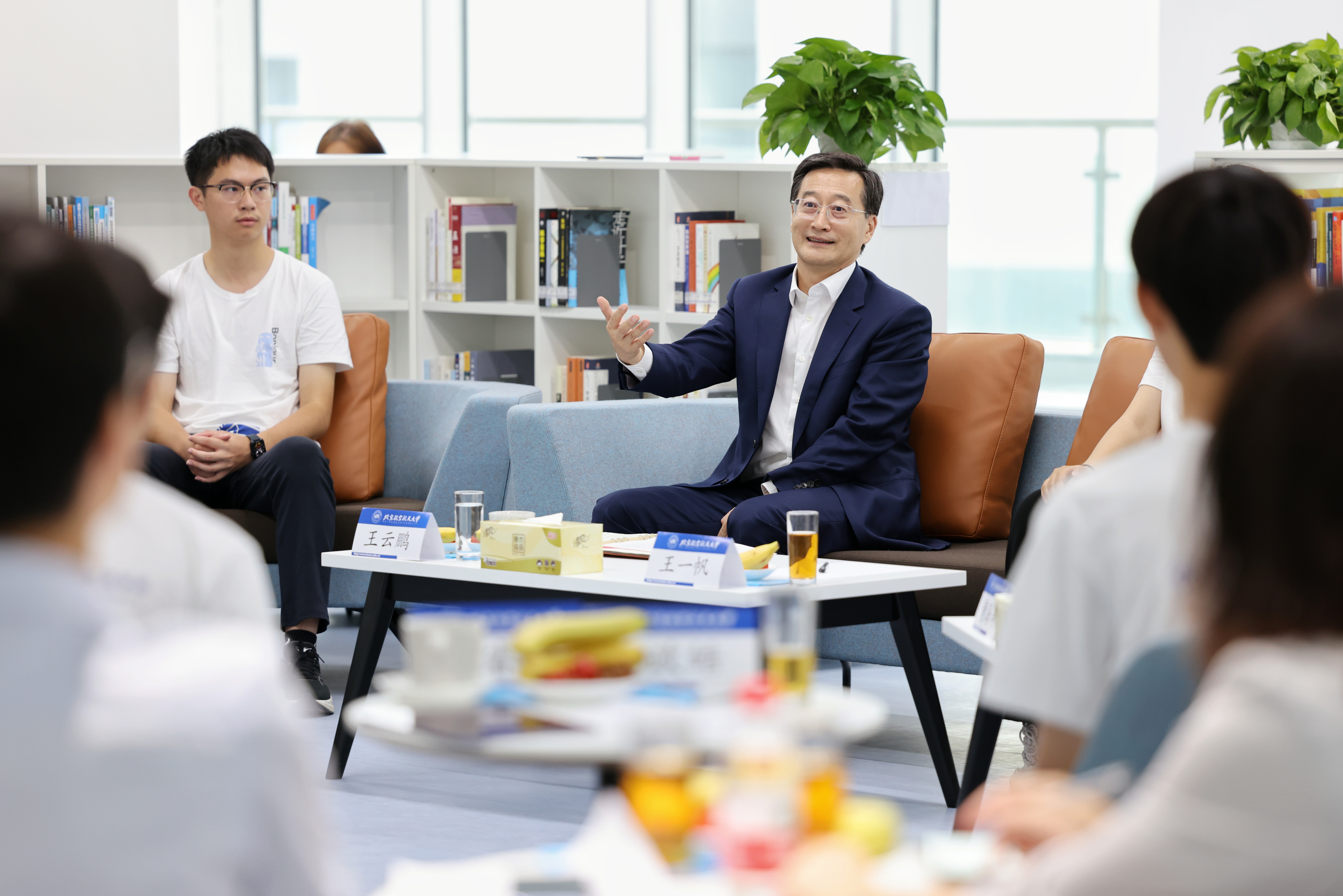 365英国上市公司